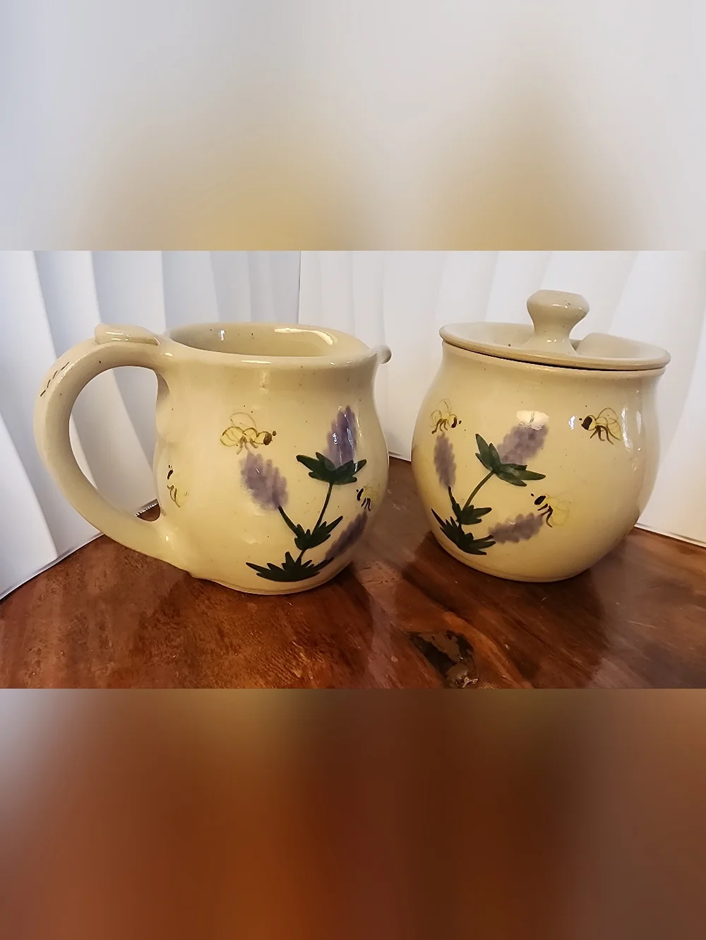 Art Pottery Honey Pot Hand Painted Bees & Lavendar Signed Jam Jar & Creamer - Picture 4 of 6